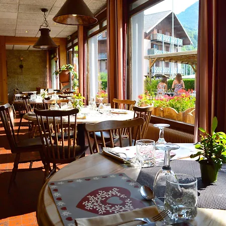 De Costaroche Hotel 2*