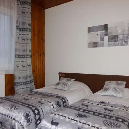 Hotel De Costaroche 2*
